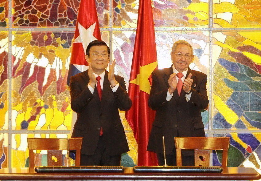 Chủ tịch Hội đồng Nhà nước và Hội đồng Bộ trưởng Cuba Raul Castro đón, hội đàm với Chủ tịch nước Trương Tấn Sang thăm hữu nghị chính thức Cuba (29/9/2015). (Ảnh: Nguyễn Khang/TTXVN)