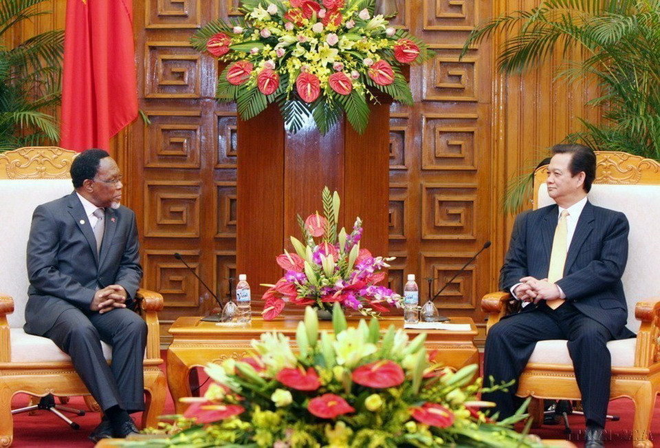 Thủ tướng Nguyễn Tấn Dũng tiếp Phó Tổng thống Nam Phi Kgalema Motlanthe trong chuyến thăm chính thức Việt Nam (2010). (Ảnh: Nguyễn Dân/TTXVN)