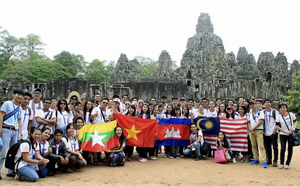 Thanh niên các nước ASEAN tham dự chương trình giao lưu thanh niên ASEAN-Trung Quốc tại Siem Reap của Campuchia từ 26/6-1/7/2016. (Ảnh: Phạm Kiên/TTXVN)