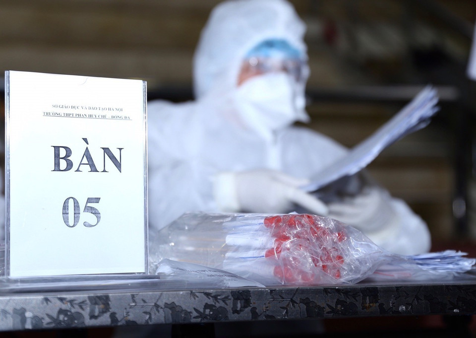 Mẫu phẩm xét nghiệm. (Ảnh: Hoàng Hiếu/TTXVN)