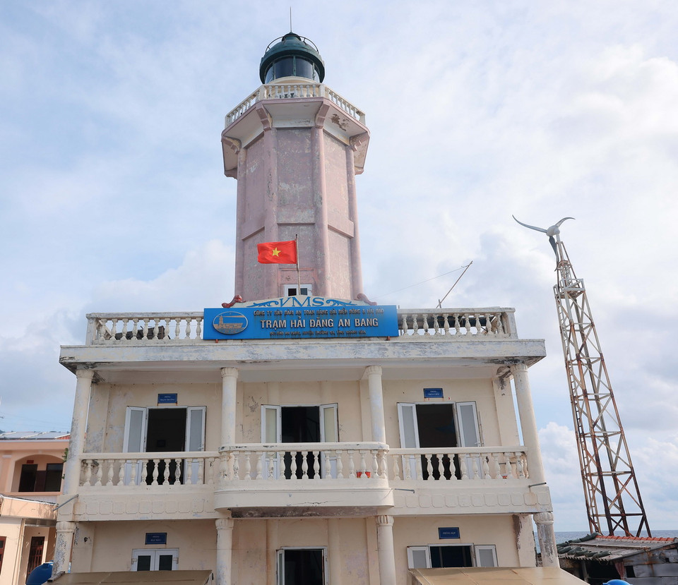 Hải đăng trên đảo An Bang. (Ảnh: Hoàng Hiếu/TTXVN)