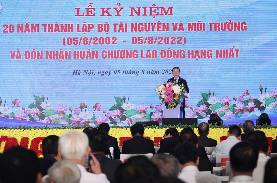 Bộ trưởng Tài nguyên và Môi trường đọc diễn văn tại lễ kỷ niệm. (Ảnh: Dương Giang/TTXVN)