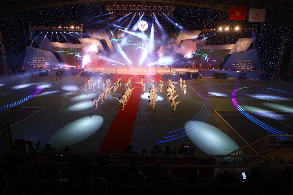 Tiết mục văn nghệ tại Lễ bế mạc. (Ảnh: Minh Quyết/TTXVN)