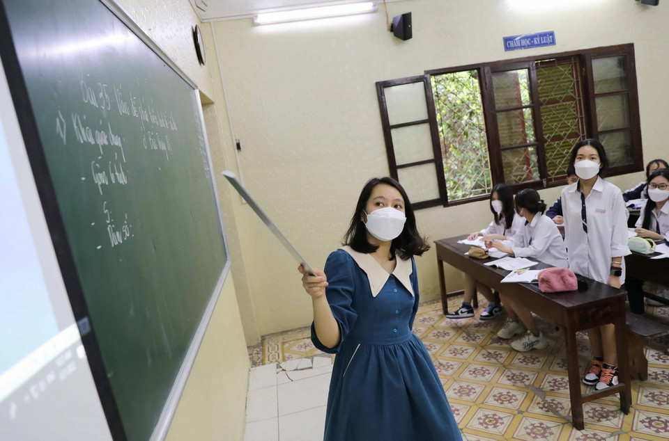 Các trường học tổ chức dạy và học trực tiếp gắn với bảo đảm an toàn phòng, chống dịch trong học sinh và giáo viên. (Ảnh: Thanh Tùng/TTXVN) 