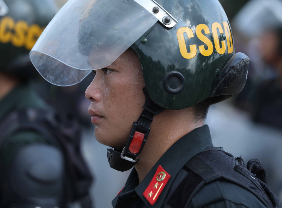 Dù gian khó và vất vả đến đâu các chiến sỹ Cảnh sát cơ động quyết tâm hoàn thành nhiệm vụ đảm bảo an ninh trật tự cuộc Bầu cử đại biểu Quốc hội và đại biểu HĐND các cấp nhiệm kỳ 2021-2026. (Ảnh: Phạm Kiên/TTXVN)