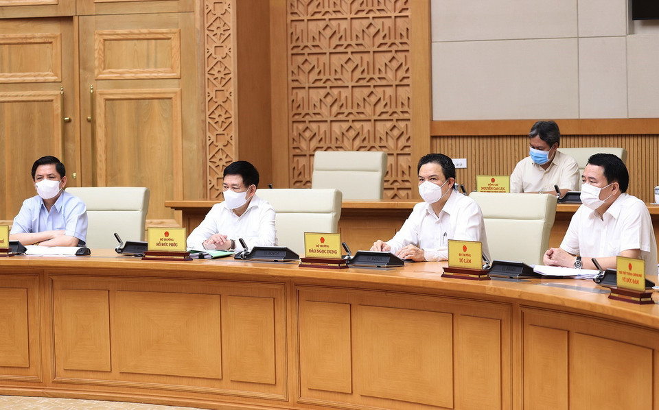  Đại diện các bộ, cơ quan thuộc Chính phủ tham dự phiên họp. (Ảnh: Dương Giang/TTXVN)