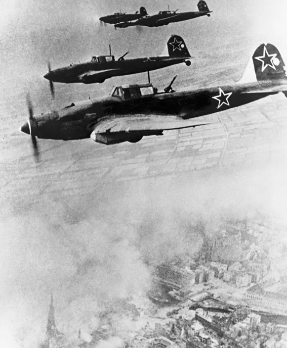 Máy bay của quân Liên Xô hướng tới Berlin. (Nguồn: Sputnik)