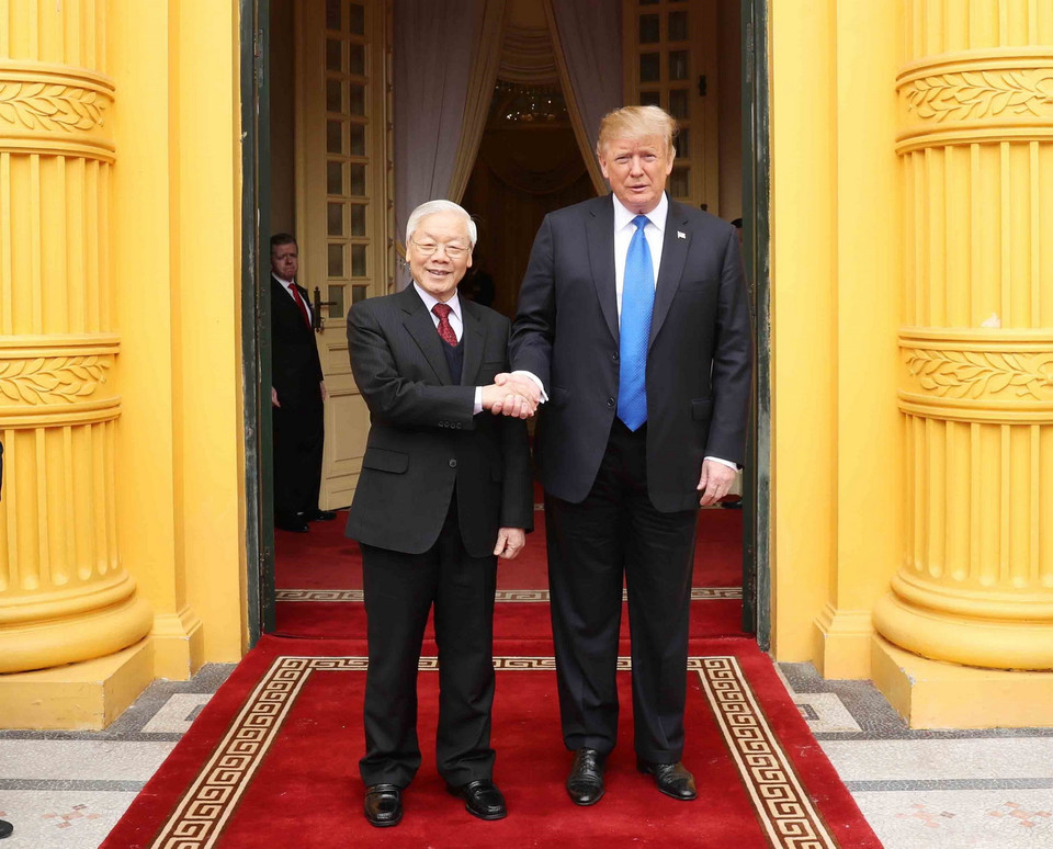 Tổng Bí thư, Chủ tịch nước Nguyễn Phú Trọng tiếp Tổng thống Hoa Kỳ Donald Trump. (Ảnh: Trí Dũng/TTXVN)
