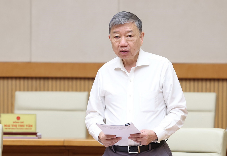 Bộ trưởng Bộ Công an Tô Lâm trình bày dự thảo Luật Phòng cháy, chữa cháy và cứu nạn, cứu hộ. (Ảnh: Dương Giang/TTXVN)