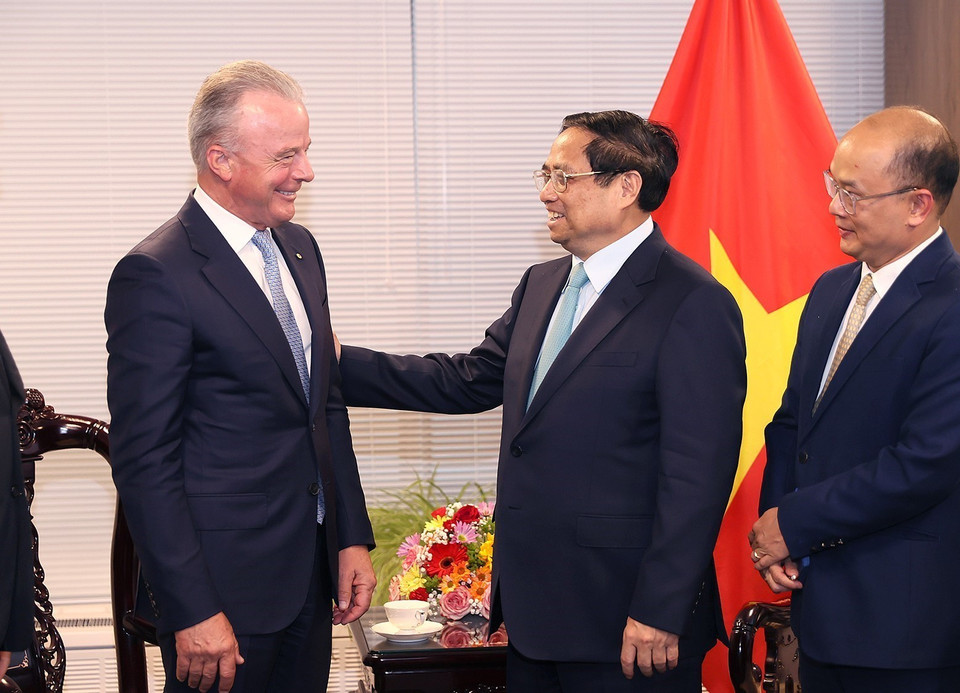 Thủ tướng Phạm Minh Chính tiếp lãnh ông Brendan Nelson AO, Phó chủ tịch cấp cao Tập đoàn Boeing, kiêm Chủ tịch Boeing Toàn cầu. (Ảnh: Dương Giang/TTXVN)