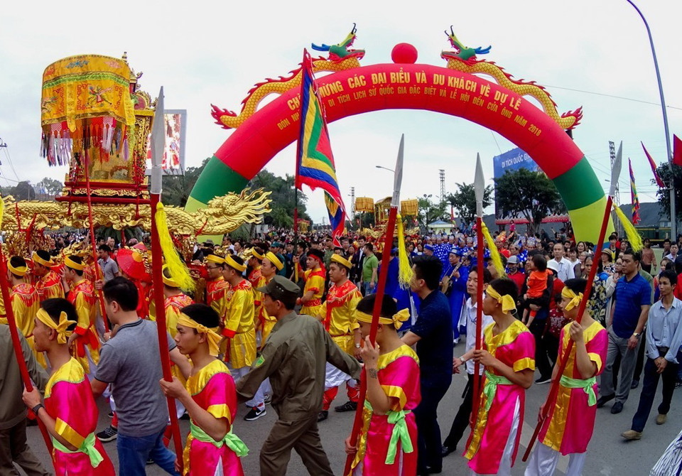 Lễ rước "Đức Ông vi hành khu an ngự.” (Ảnh: Trung Nguyên/TTXVN)