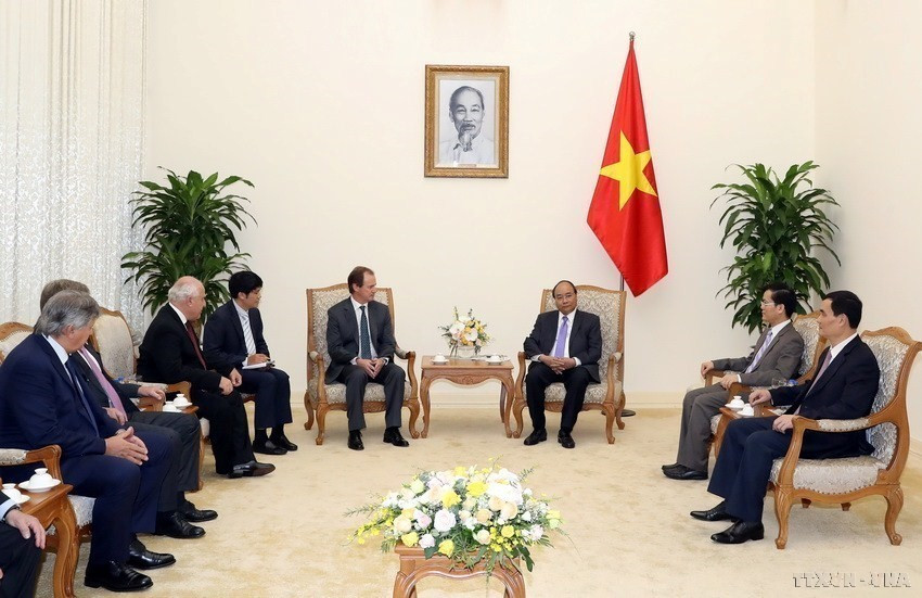 Thủ tướng Nguyễn Xuân Phúc tiếp ông Gustavo Eduardo, Thống đốc tỉnh Entre Ríos, miền Trung Argentina (2018). (Ảnh: Thống Nhất/TTXVN)