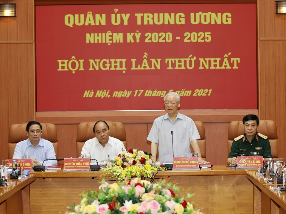 Hội nghị cũng thông qua báo cáo kết quả lãnh đạo, chỉ đạo thực hiện nhiệm vụ quân sự, quốc phòng 6 tháng đầu năm, xác định chủ trương, nhiệm vụ 6 tháng cuối năm 2021. (Ảnh: Trí Dũng/TTXVN)
