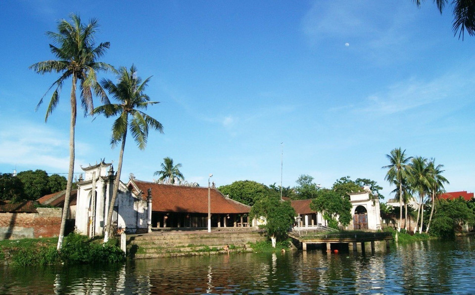 Không gian bên ngoài đình Phú Xuyên có tuổi đời gần 400 năm. (Ảnh: Hồng Đạt/TTXVN)