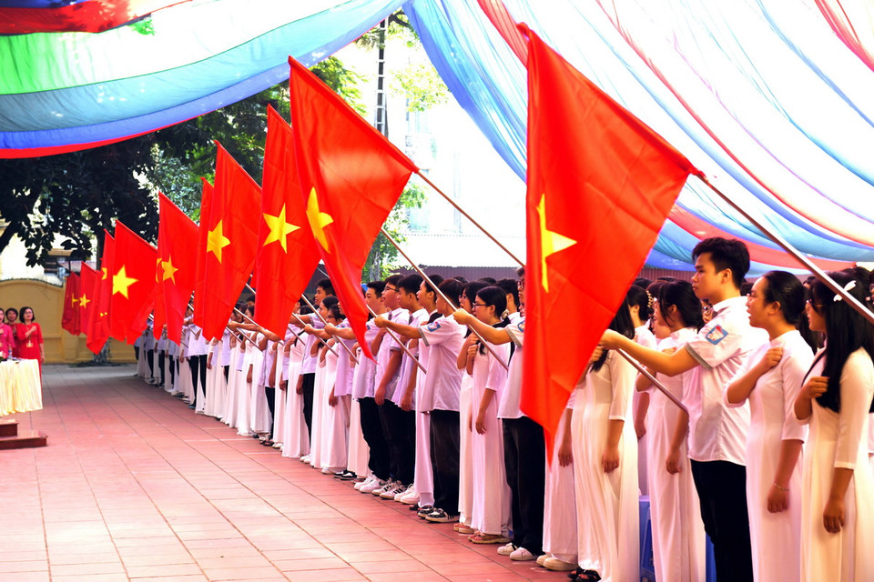 Học sinh trường THPT Hưng Yên thành phố Hưng Yên khai giảng năm học mới. (Ảnh: Đinh Văn Nhiều/TTXVN)