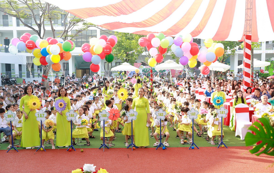 Lễ khai giảng tại trường Tiểu học Định Trung, thành phố Vĩnh Yên. (Ảnh: Hoàng Hùng/TTXVN)