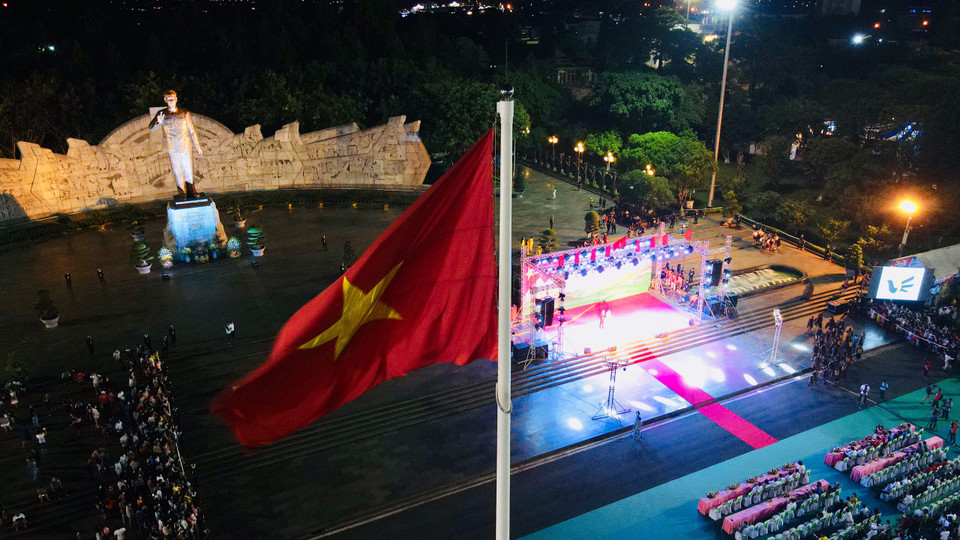 Tối 27/3, tại quảng trường Đại Đoàn Kết (Thành phố Pleiku) đã diễn ra chương trình nghệ thuật "Giấc mơ đại ngàn", một hoạt động trong khuôn khổ Tiền Phong Marathon lần thứ 62. (Ảnh: Hoàng Đạt/Vietnam+)