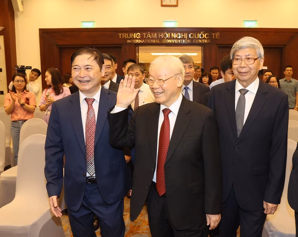 Tổng Bí thư Nguyễn Phú Trọng đến dự lễ kỷ niệm 60 năm Chủ tịch Hồ Chí Minh gặp mặt đội ngũ trí thức (18/5/1963-18/5/2023) và 40 năm Ngày thành lập Liên hiệp các Hội Khoa học và Kỹ thuật Việt Nam (26/3/1983-26/3/2023). (Ảnh: Trí Dũng/TTXVN) 