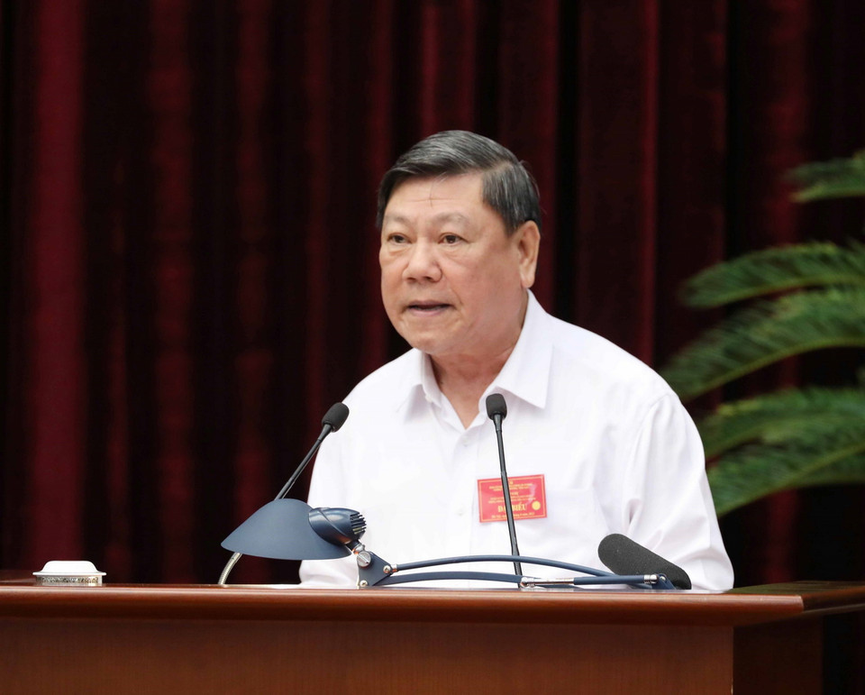 Ông Trần Văn Rón, Ủy viên Trung ương Đảng, Phó Chủ nhiệm Ủy ban Kiểm tra Trung ương tham luận. (Ảnh: Phương Hoa/TTXVN)