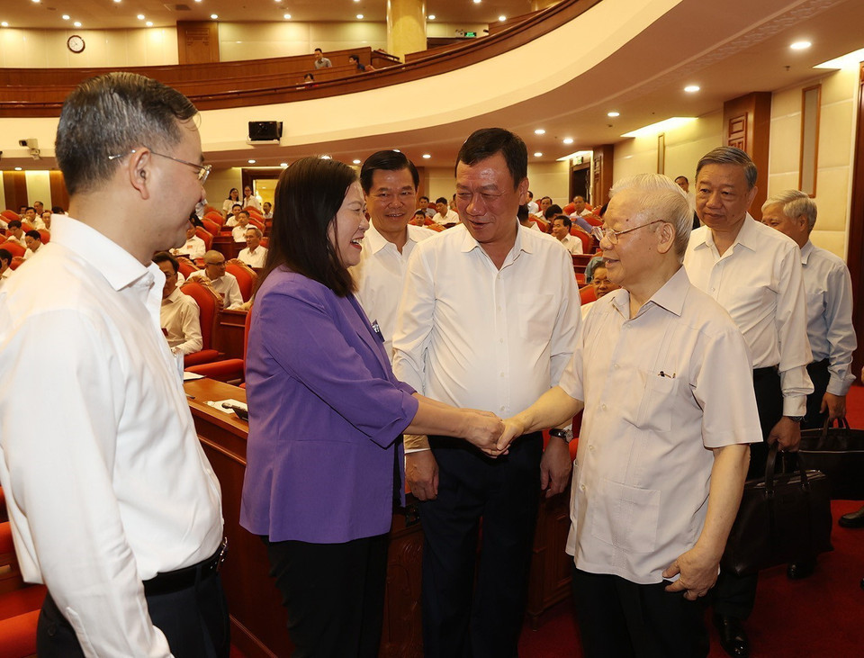 Tổng Bí thư Nguyễn Phú Trọng cùng các đại biểu dự hội nghị. (Ảnh: Trí Dũng/TTXVN)