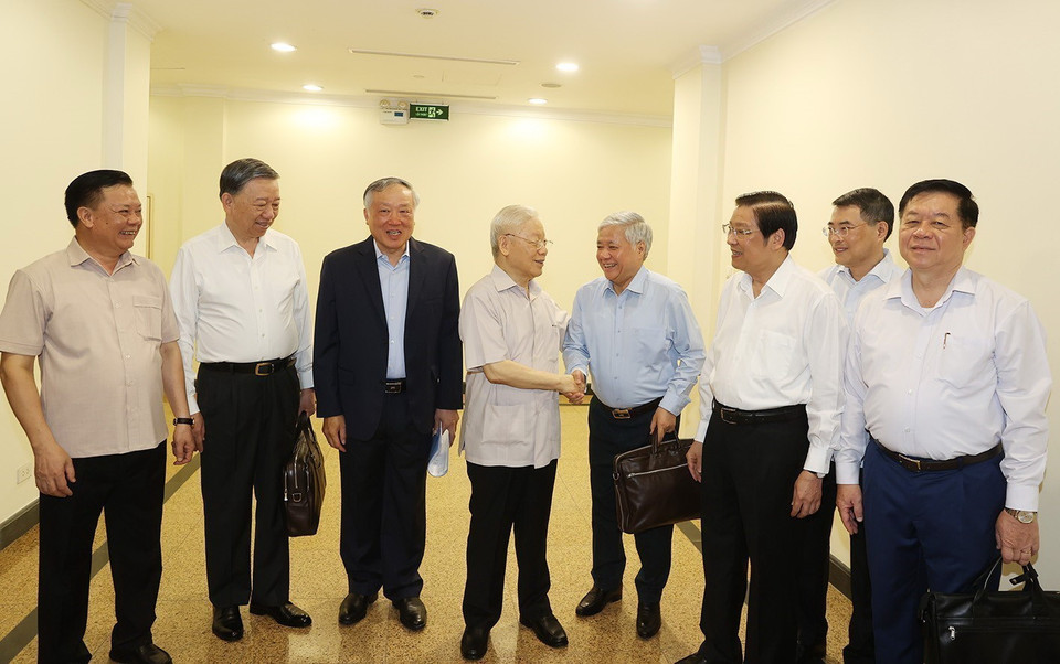 Tổng Bí thư Nguyễn Phú Trọng và các đồng chí lãnh đạo Đảng, Nhà nước và đại biểu dự hội nghị. (Ảnh: Trí Dũng/TTXVN)