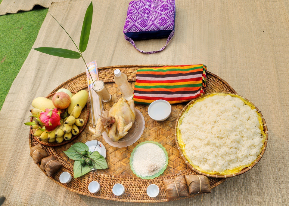 Mâm cúng tại Lễ hội Chá Mùn của dân tộc Thái. (Ảnh: Tuấn Đức/TTXVN)