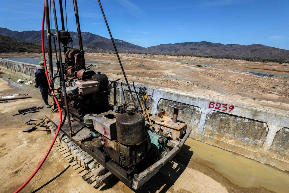 Hồ sông Biêu, huyện Thuận Nam có dung tích dưới mực nước chết. (Ảnh: TTXVN)