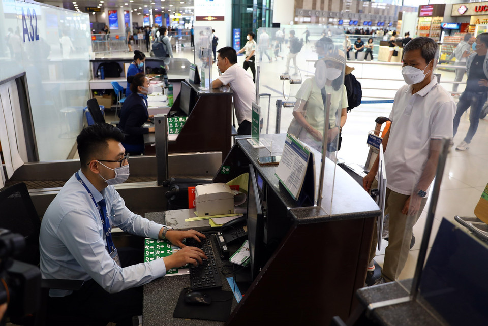 Hãng hàng không Bamboo Airways tham gia thí điểm đợt đầu tiên với 2 quầy A31-A32 thuộc Nhà ga hành khách T1. (Ảnh: Huy Hùng/TTXVN)