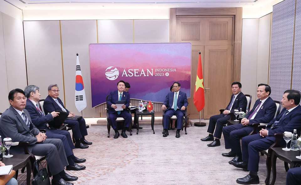  Thủ tướng Phạm Minh Chính gặp Tổng thống Hàn Quốc Yoon Suk Yeol. (Ảnh: Dương Giang/TTXVN) 