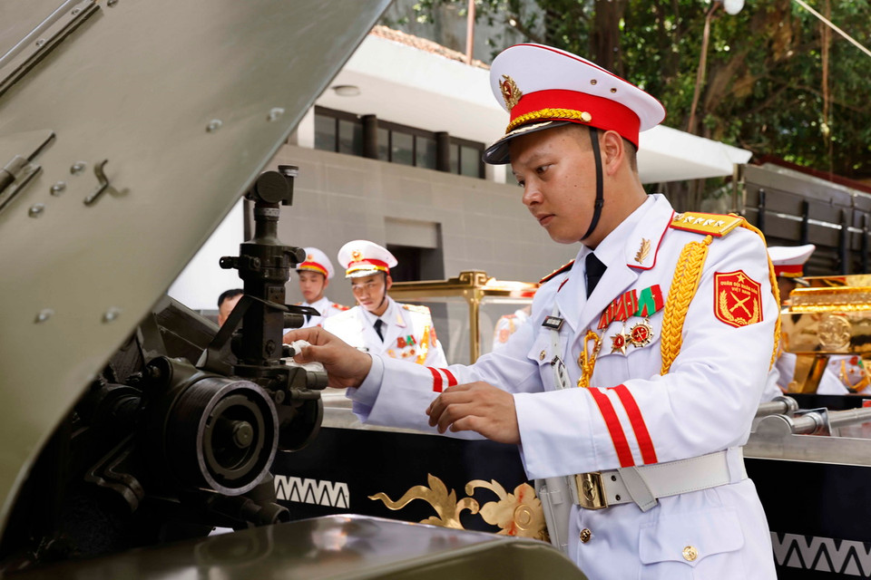 Công tác chuẩn bị cho Lễ truy điệu và đưa tang Tổng Bí thư Nguyễn Phú Trọng. (Ảnh: TTXVN)