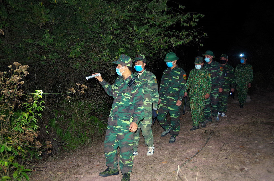 Các cán bộ chiến sỹ Bộ đội biên phòng tỉnh Điện Biên đảm bảo tuần tra, kiểm soát 24/24 giờ tại các cửa khẩu, đường mòn, lối mở. (Ảnh: Phan Tuấn Anh/TTXVN)