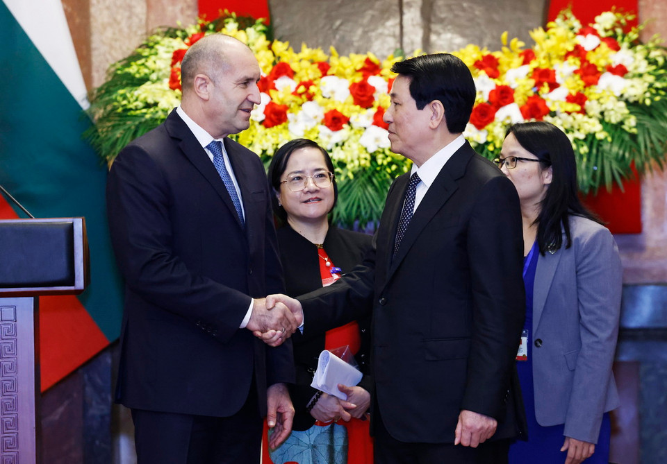 Chủ tịch nước Lương Cường và Tổng thống Bulgaria Rumen Radev. (Ảnh: Lâm Khánh/TTXVN)