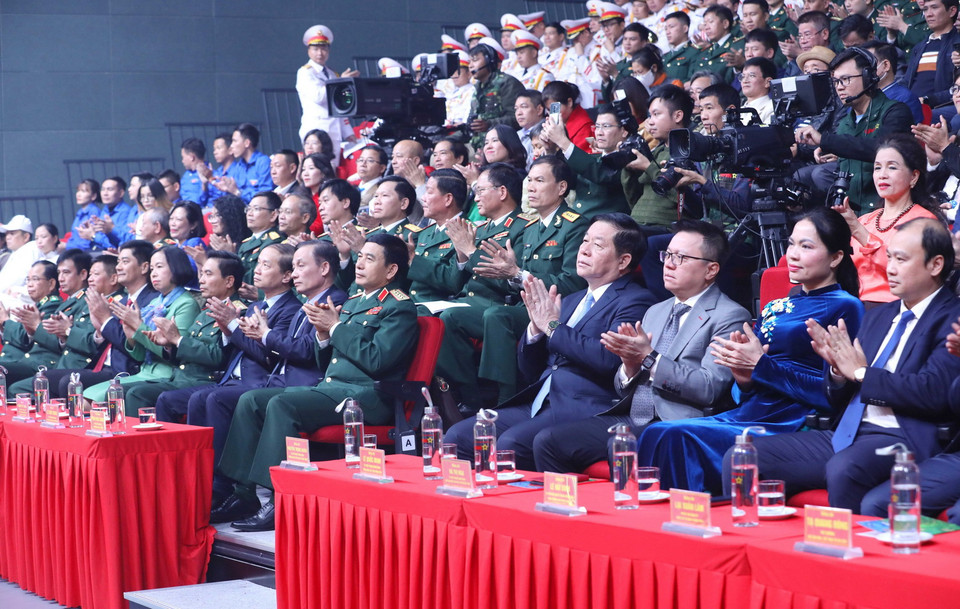 Đại biểu dự buổi Lễ trao giải cuộc thi ảnh nghệ thuật cấp quốc gia “Tự hào một dải biên cương.” (Ảnh: Phương Hoa/TTXVN)