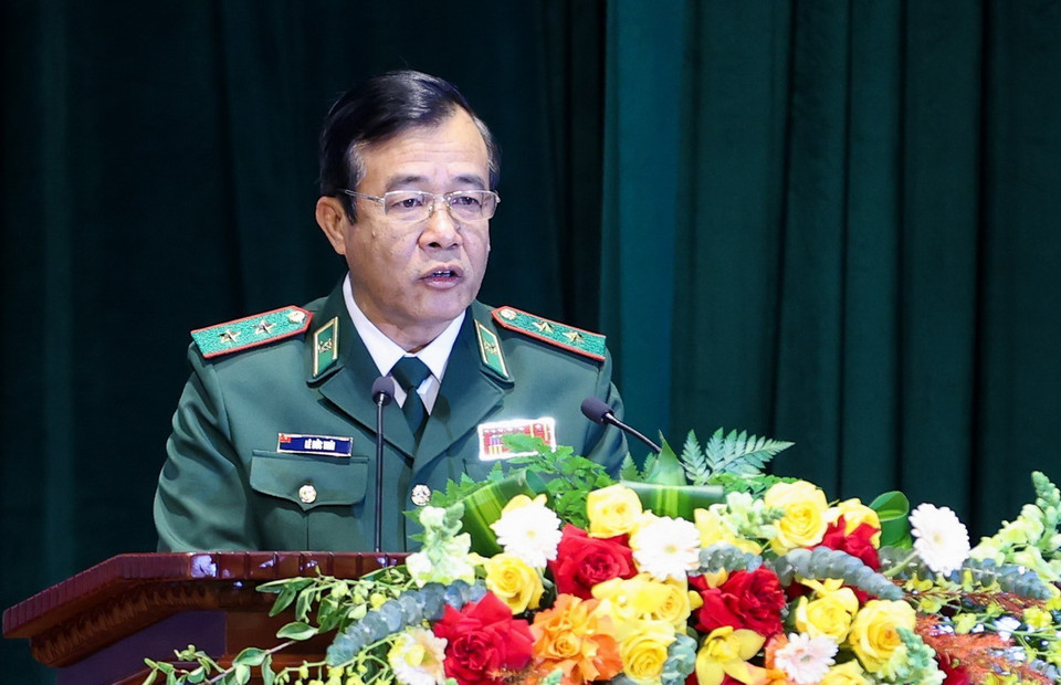 Trung tướng Lê Đức Thái, Tư lệnh Bộ đội Biên phòng báo cáo công tác biên phòng. (Ảnh: Dương Giang/TTXVN)