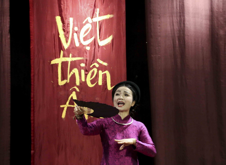 Màn tuồng cổ của Nghệ sỹ Nhân dân Minh Gái. (Ảnh: Tuấn Đức/TTXVN)