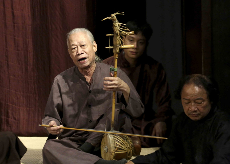 Nghệ sỹ Nhân dân Xuân Hoạch với tiết mục chèo cổ Quan Âm Thị Kính. (Ảnh: Tuấn Đức/TTXVN)