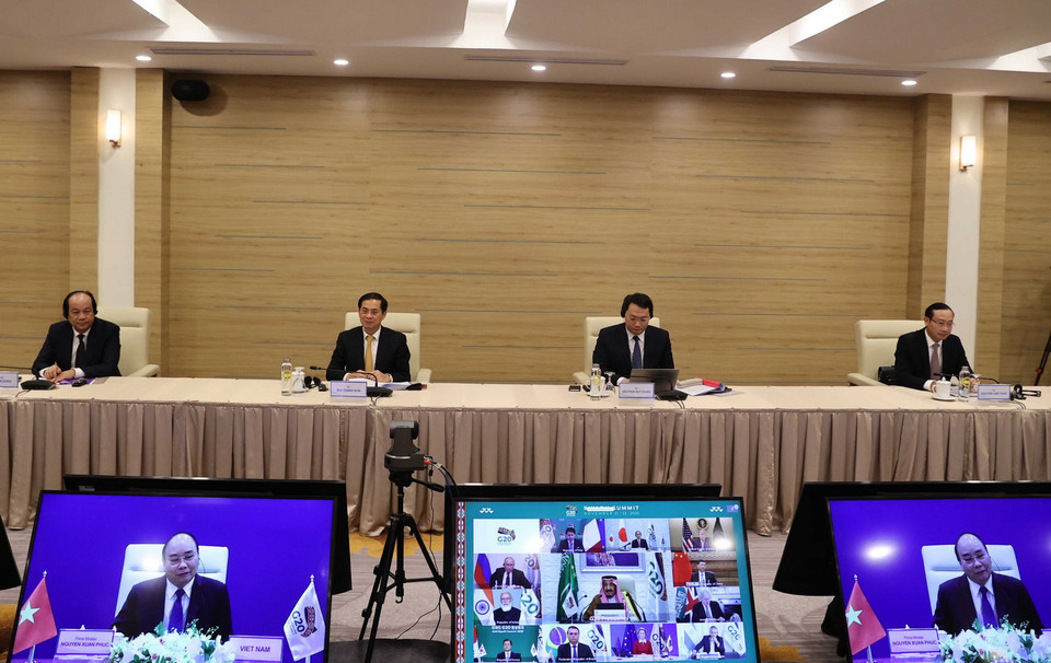 Thủ tướng Nguyễn Xuân Phúc tham dự Hội nghị thượng đỉnh nhóm các nền kinh tế phát triển và mới nổi hàng đầu thế giới-G20. (Ảnh: Thống Nhất/TTXVN)