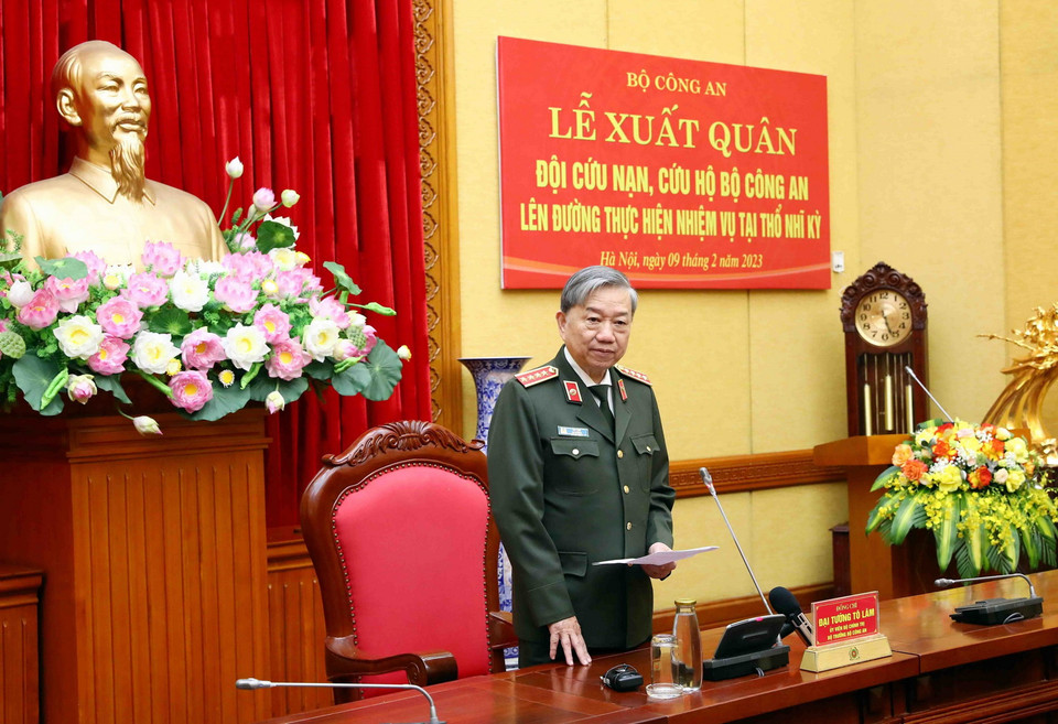 Đại tướng Tô Lâm, Bộ trưởng Bộ Công an phát biểu giao nhiệm vụ cho các thành viên trong Đoàn công tác. (Ảnh: Phạm Kiên/TTXVN)