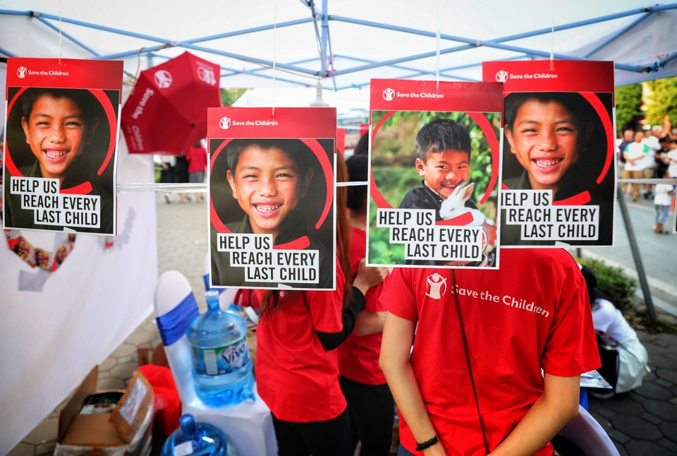 Trẻ nhỏ tham gia sân chơi tìm hiểu Công ước về Quyền trẻ em. (Ảnh: Thành Đạt/TTXVN)