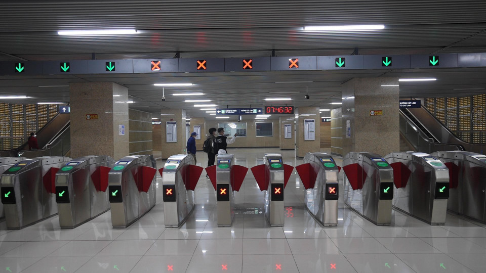 Tuy nhiên, việc các trường tại Hà Nội quay trở lại học trực tuyến khiến lượng khách nhìn chung có giảm nhẹ so với trước. (Ảnh: Lâm Phan/Vietnam+)