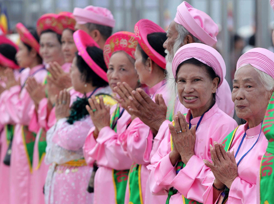 Các tăng ni, phật tử tại hội trường chính của Trung tâm Văn hóa Phật giáo Tam Chúc trước giờ khai mạc Đại lễ Vesak 2019. (Ảnh: TTXVN)