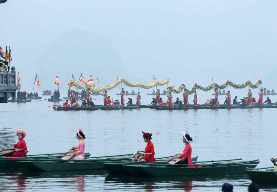 Thuyền rồng trước giờ khai mạc Đại lễ Vesak 2019 tại hội trường chính của Trung tâm Văn hóa Phật giáo Tam Chúc. (Ảnh: TTXVN)