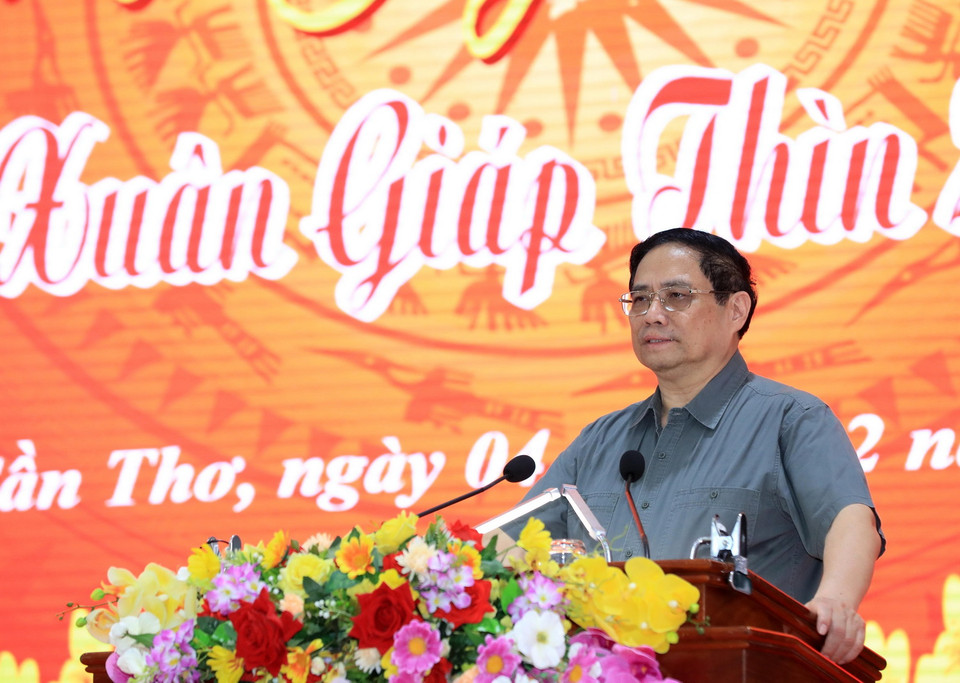 Thủ tướng Phạm Minh Chính chúc Tết Công an thành phố Cần Thơ. (Ảnh: Văn Điệp/TTXVN)