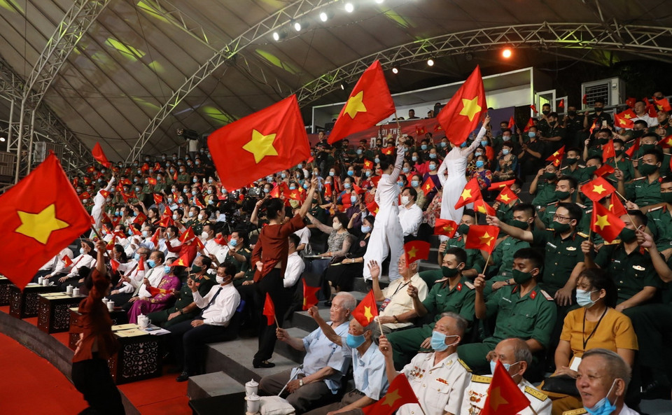 Quang cảnh Chương trình đặc biệt mừng Quốc khánh 2-9: 'Lời thề độc lập.' (Ảnh: Văn Điệp/TTXVN)