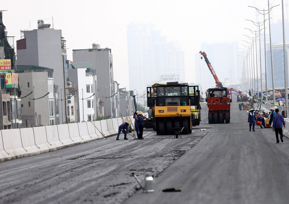 Thảm bêtông nhựa đường tại gói thầu số 1. (Ảnh: Huy Hùng/TTXVN)