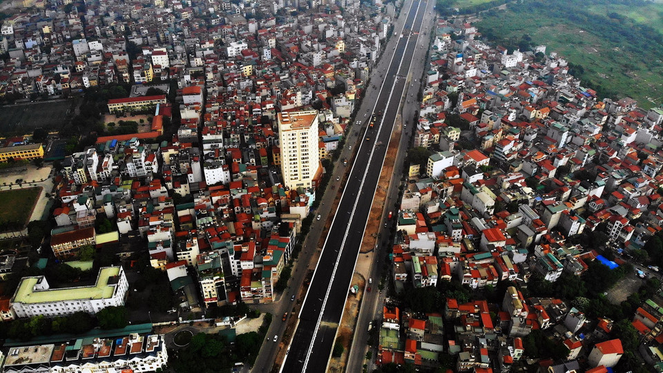 Dự án được xây dựng với quy mô bốn làn xe theo tiêu chuẩn cao tốc, mỗi làn xe rộng 3,75m... đảm bảo cho xe chạy với vận tốc 100km/h. (Ảnh: Danh Lam/TTXVN)