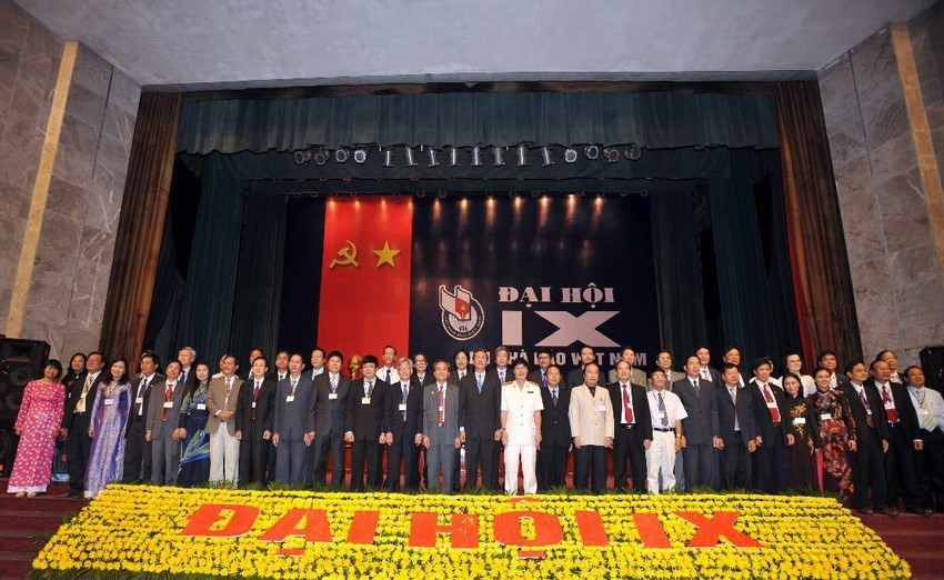 Ra mắt Ban chấp hành khoá IX Đại hội đại biểu toàn quốc Hội Nhà báo Việt Nam. (Ảnh: Bích Ngọc/TTXVN)