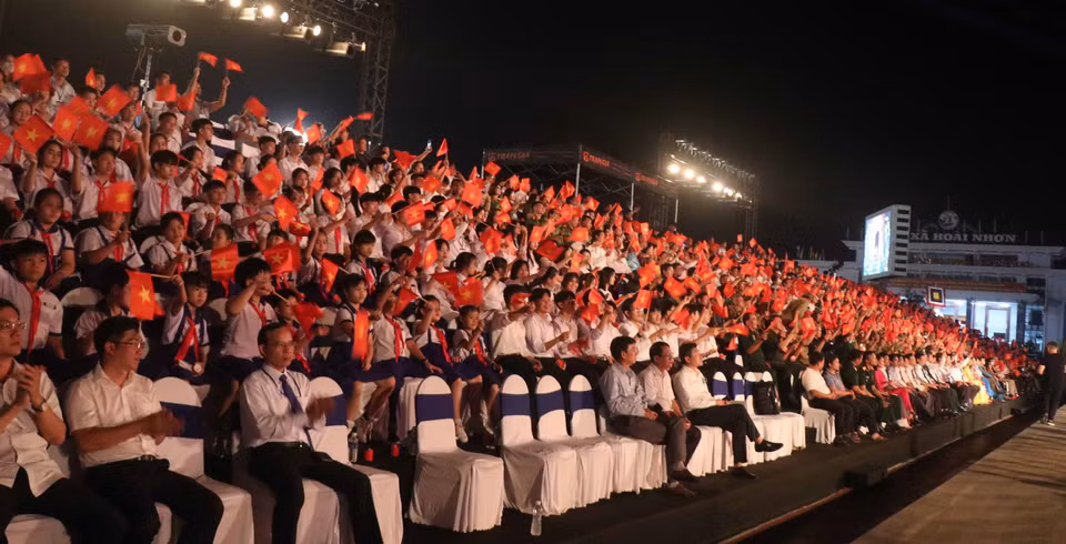  Cầu truyền hình trực tiếp "Khúc tráng ca hòa bình" tại điểm cầu tỉnh Bình Định. (Ảnh: Kha Phạm/TTXVN)