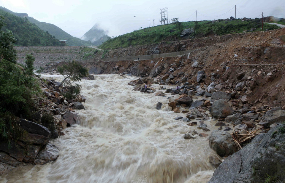 Nước các khe núi dồn về tại xã Sơn Bình, huyện Tam Đường. (Ảnh: Quý Trung/TTXVN)