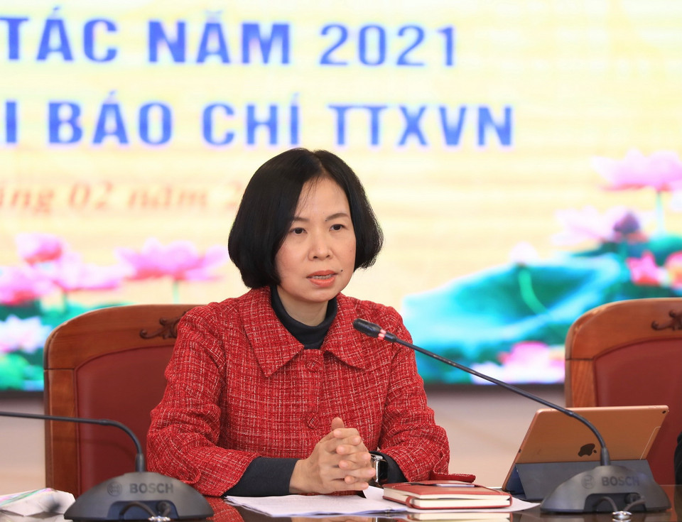  Tổng Giám đốc, Chủ tịch Liên chi hội nhà báo TTXVN Vũ Việt Trang thông báo kết quả Đại hội XI Hội Nhà báo Việt Nam. (Ảnh: Hoàng Hiếu/TTXVN)